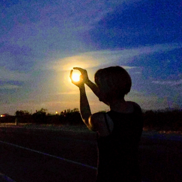 Meet your Posher, Laura - Picture 2 of 2